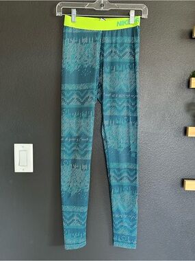 Nike Pro Dri-FIT Leggings Women’s Small Green Blue Patterned Athletic Pants